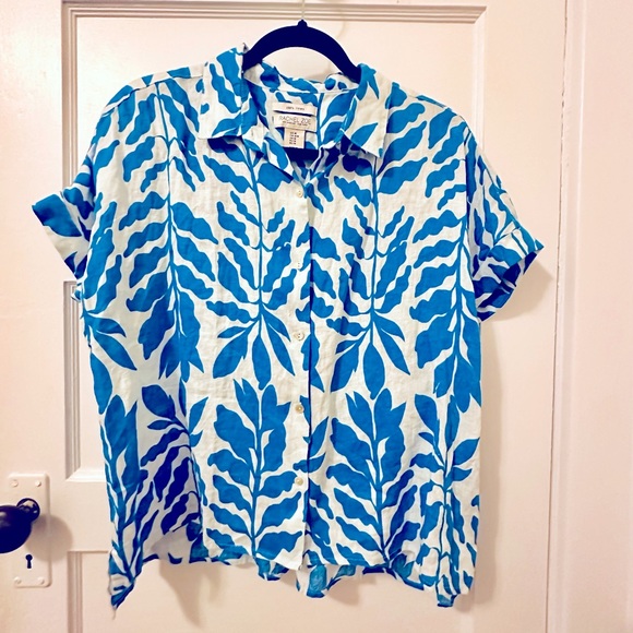 Oversized Linen Button-Up Shirt - Picture 1 of 4